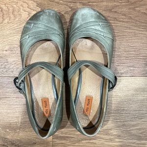 Mix Mooz grey flats